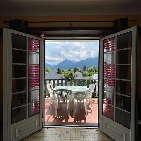 Pyrenees View Poolyer Apartament